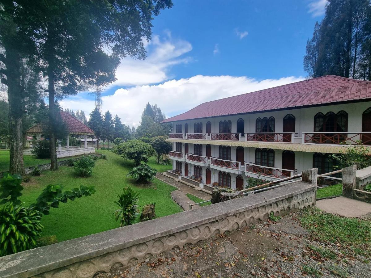 Oyo 93062 Sibayak Multinational Rest House Berastagi Luaran gambar