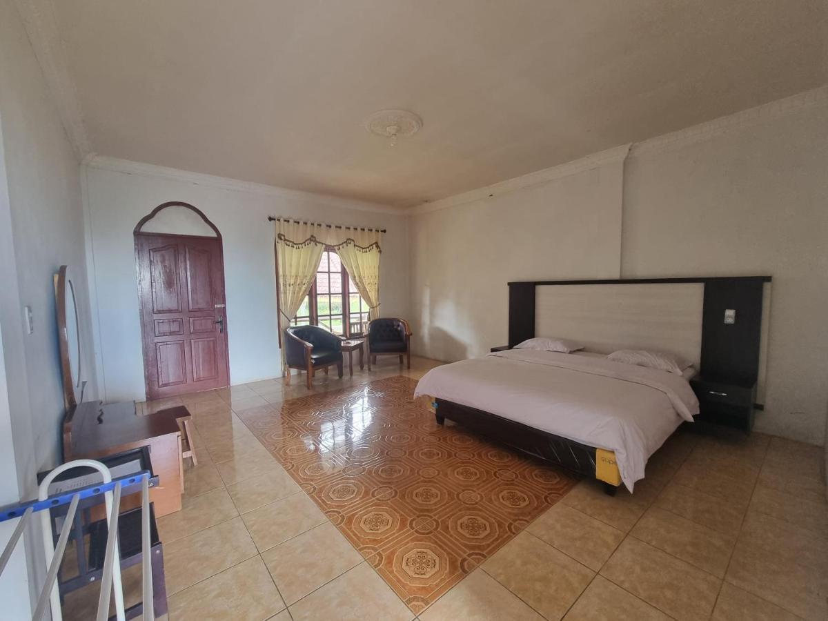 Oyo 93062 Sibayak Multinational Rest House Berastagi Luaran gambar