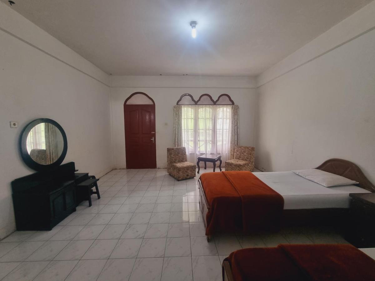 Oyo 93062 Sibayak Multinational Rest House Berastagi Luaran gambar
